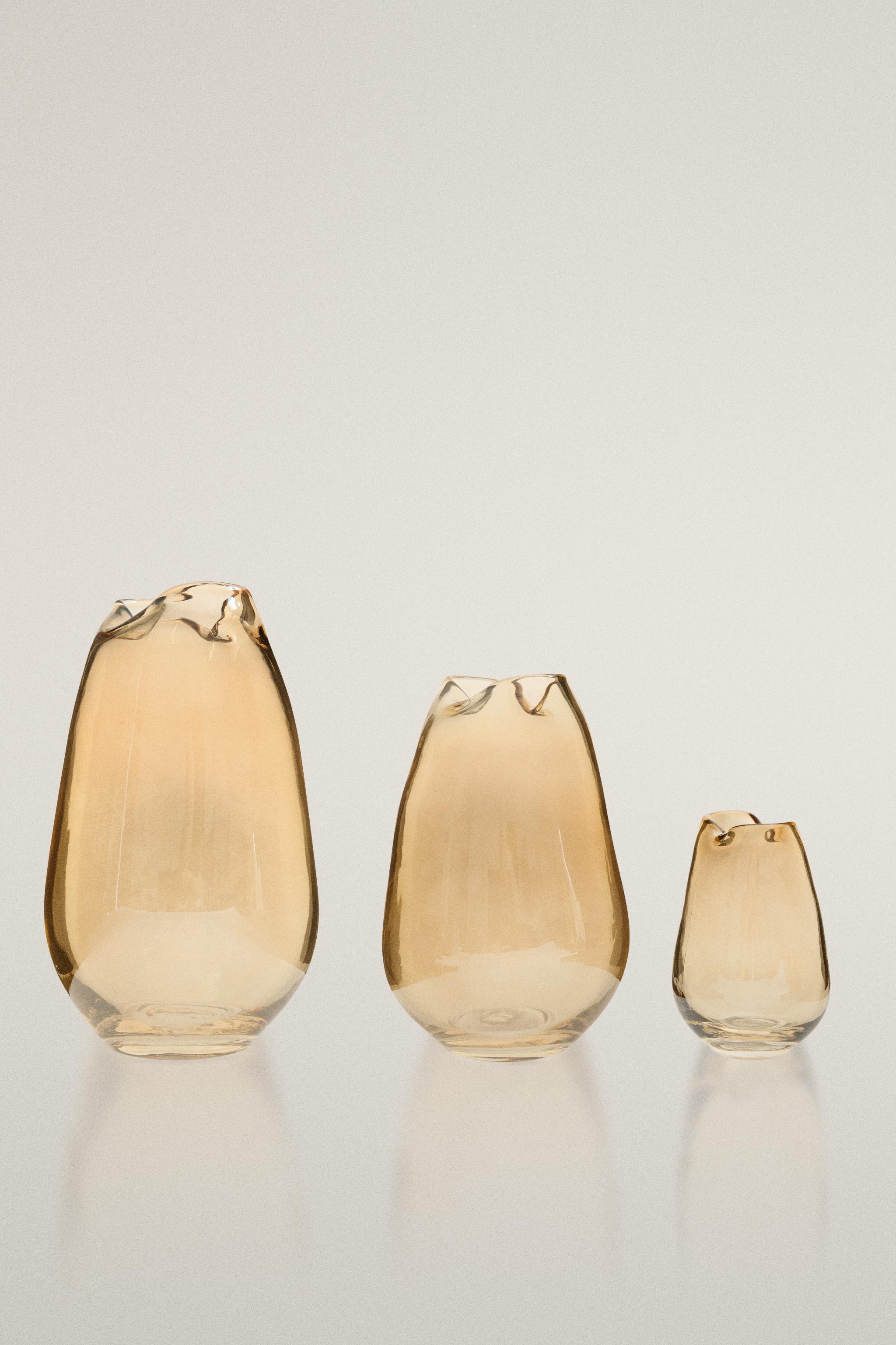 OVAL GLASS DECORATIVE VASE